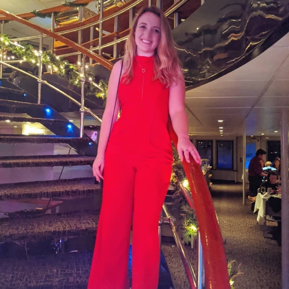 Meet your Posher, Crystal - Picture 2 of 3